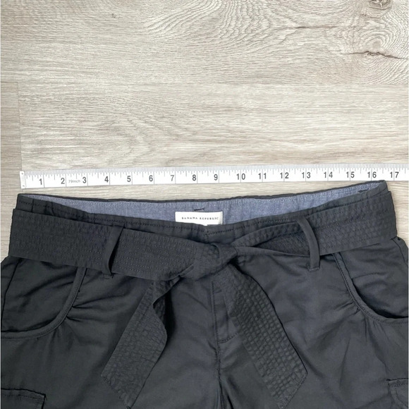 Banana Republic Women’s Cargo Shorts with Belt, Black - Picture 4 of 12